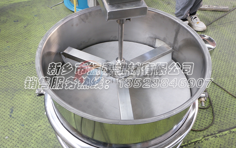 什么是強(qiáng)制振動篩？是在振動篩篩面加刮板嗎？